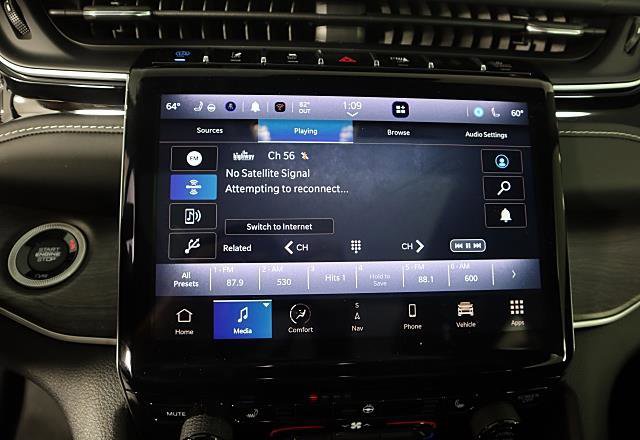 Used 2022 Jeep Grand Cherokee Limited 4xe image 29