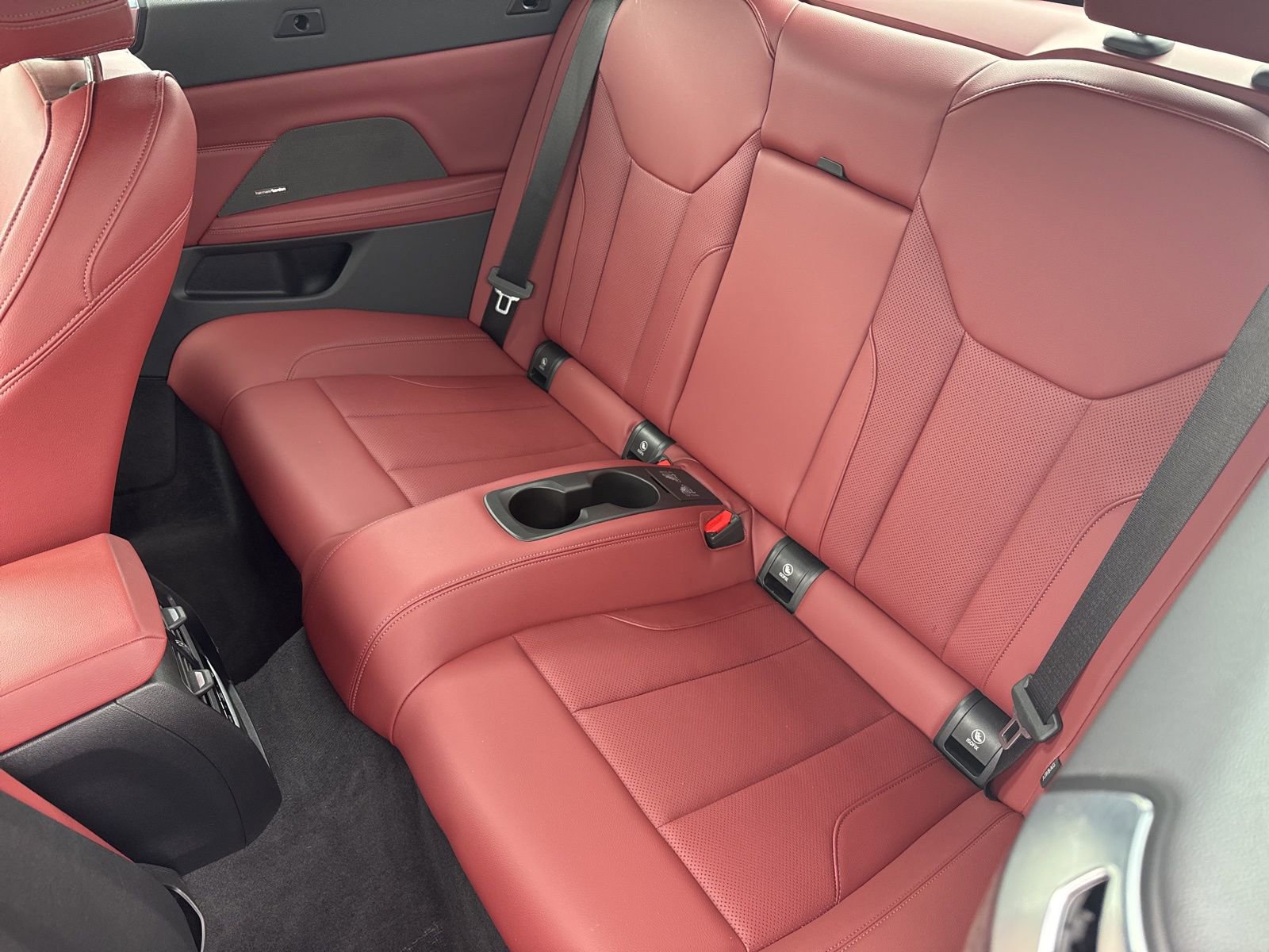 Used 2023 BMW M440i Convertible w/ Premium Package image 40