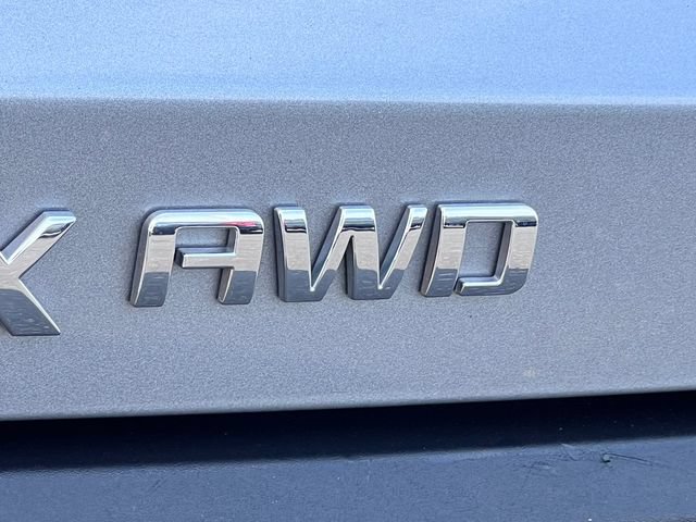 Used 2026 Chevrolet Equinox LT AWD/4WD image 8