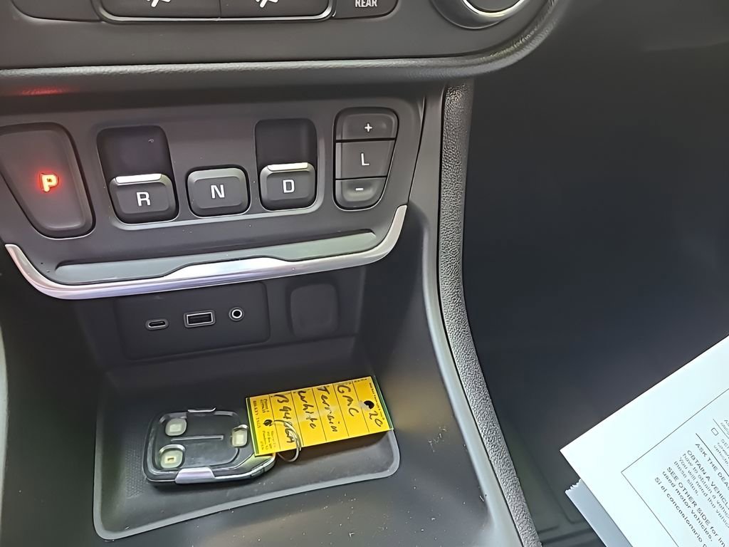 Used 2020 GMC Terrain SLE image 23