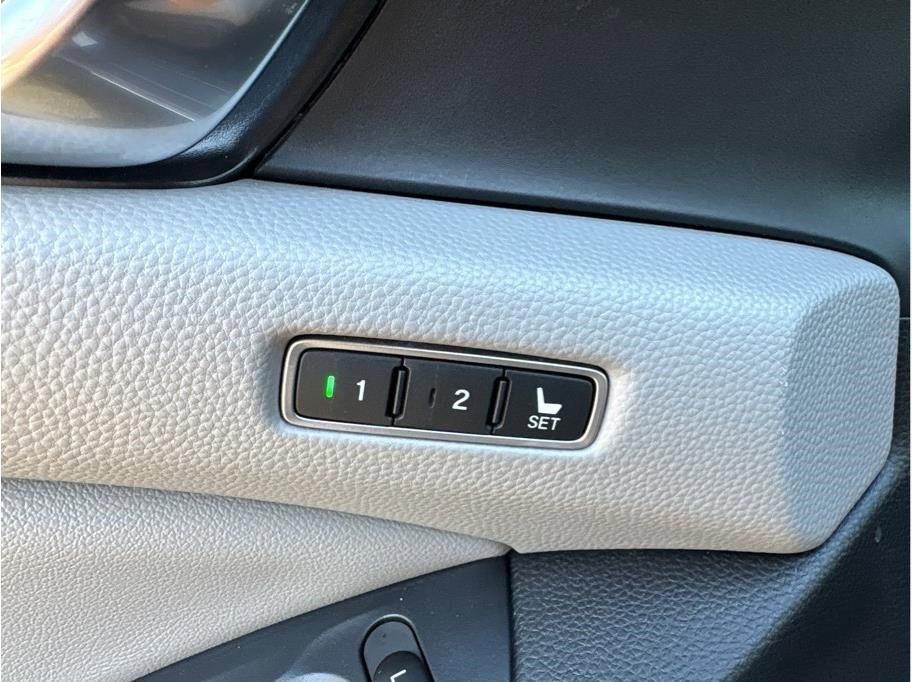 Used 2019 Honda Accord EX-L image 10