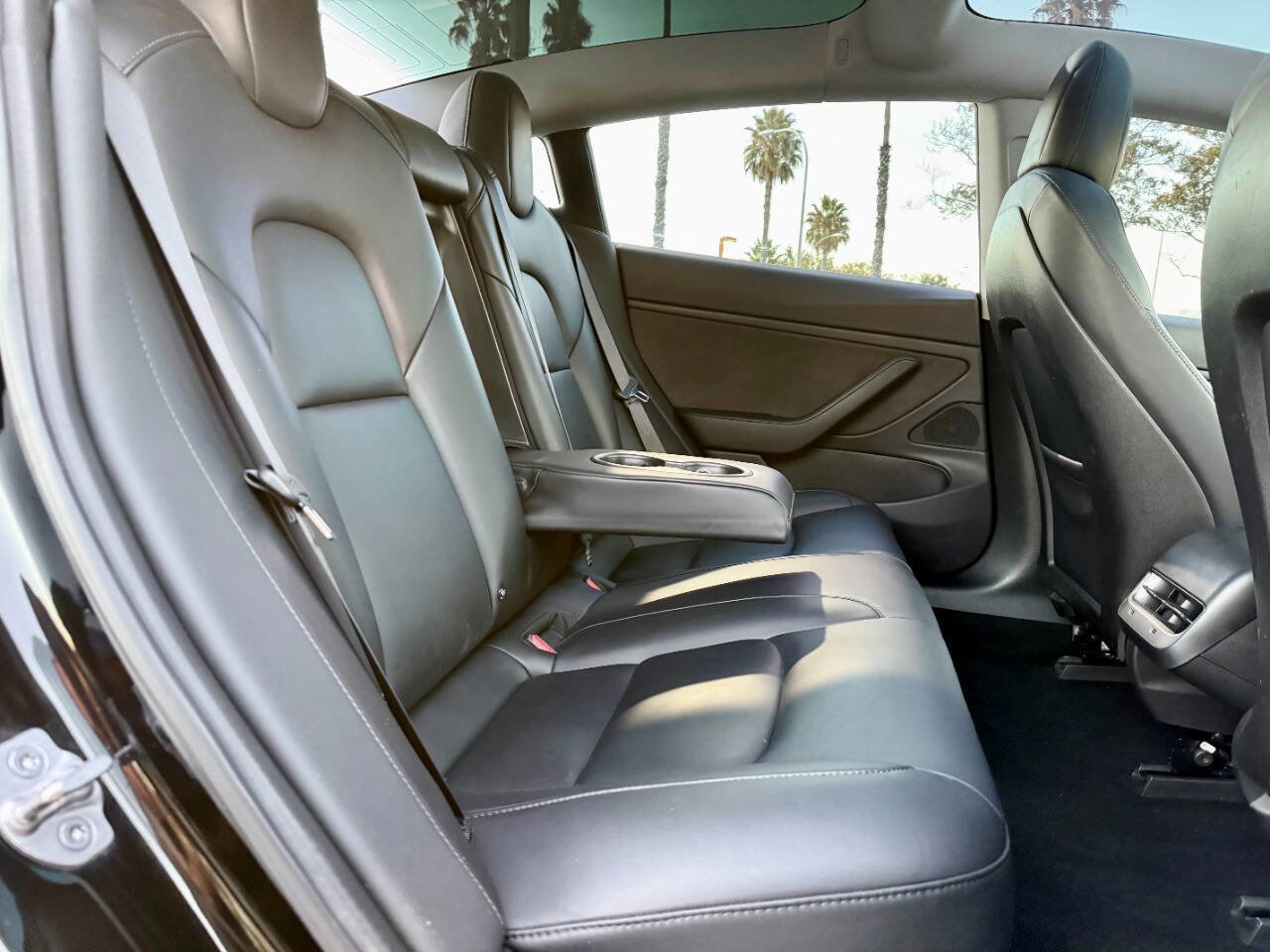 Used 2018 Tesla Model 3 Long Range RWD image 16
