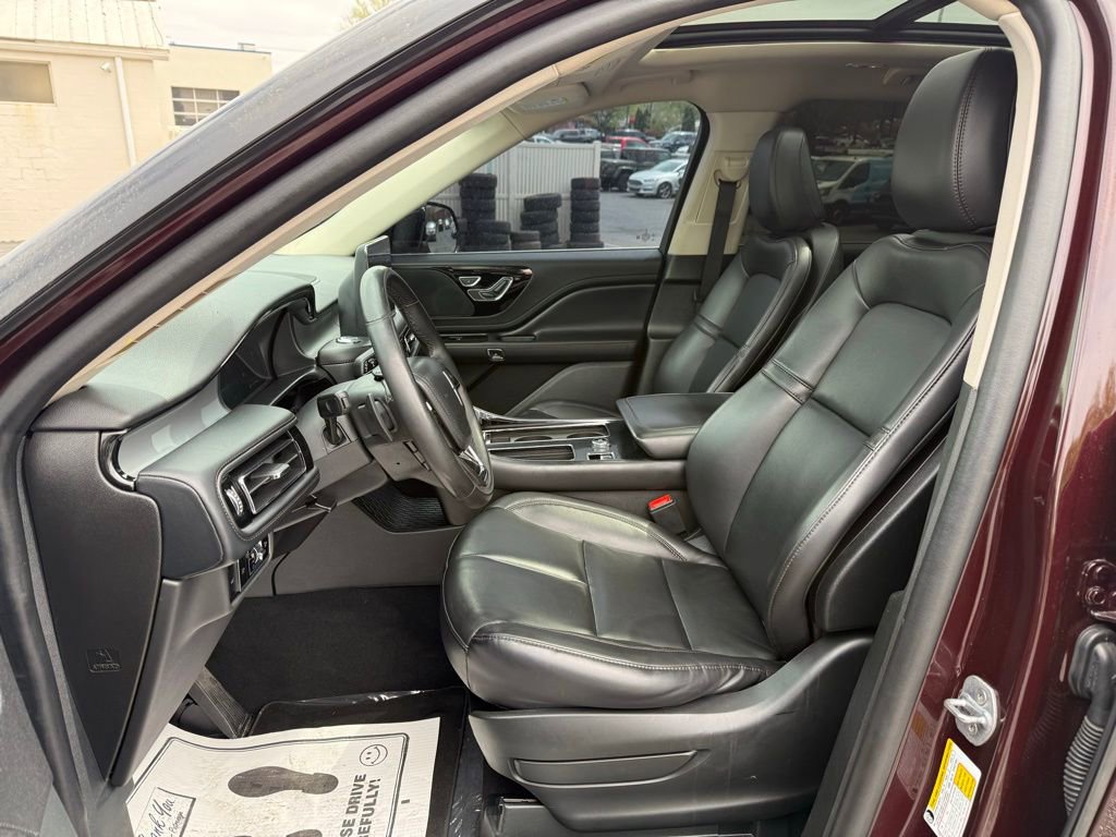 Used 2023 Lincoln Aviator AWD w/ Premium Package image 11