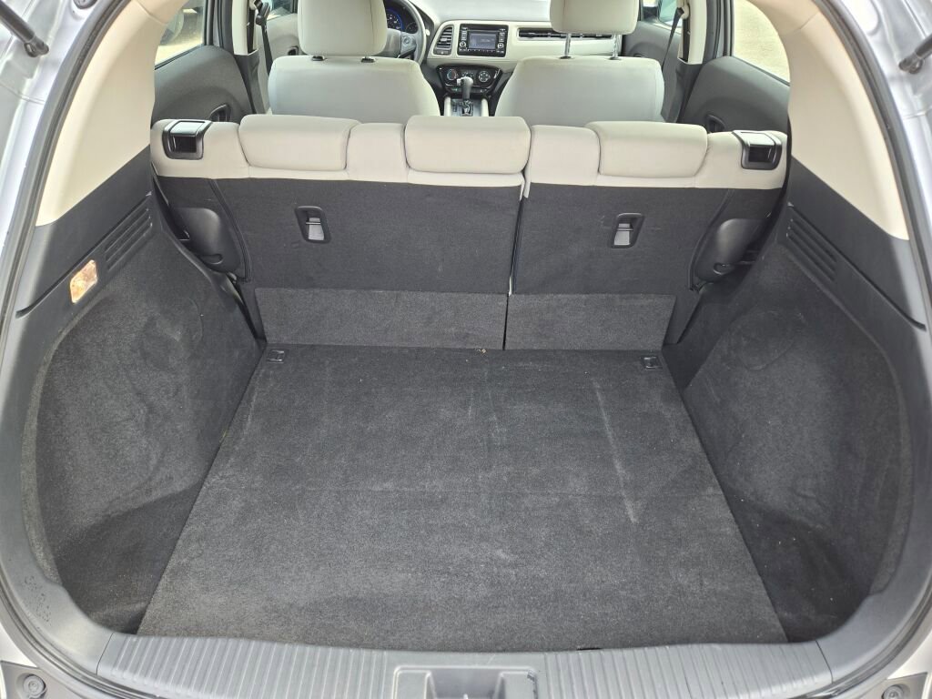 Used 2021 Honda HR-V LX image 13
