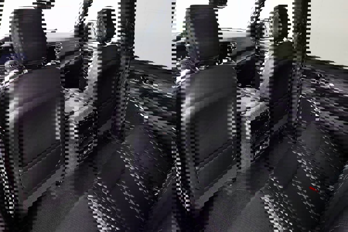 Used 2024 Jeep Wagoneer L Series III w/ Flexible Seating Group image 56