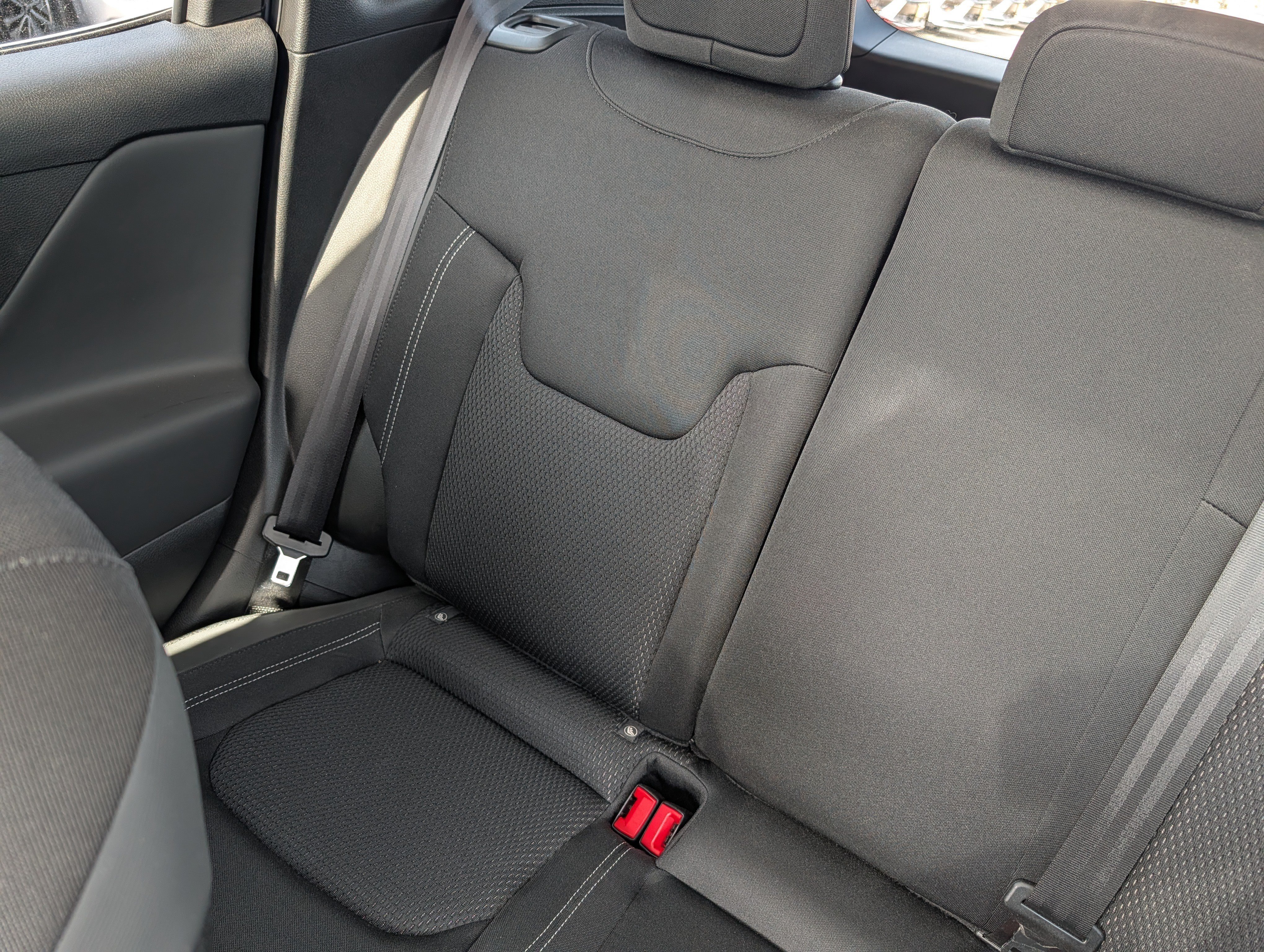Used 2023 Jeep Renegade Altitude w/ Sun/Sound Group AWD/4WD image 12