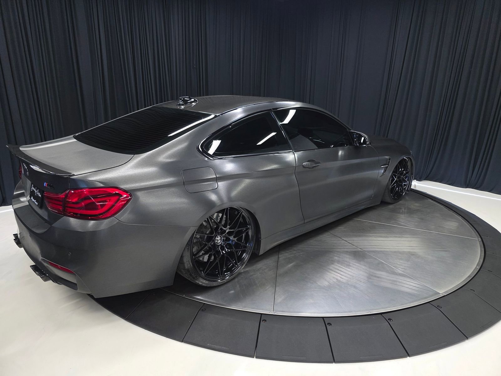 Used 2019 BMW M4 Coupe w/ Competition Package RWD image 13