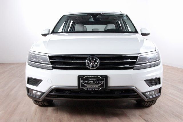 Used 2018 Volkswagen Tiguan SEL Premium image 2