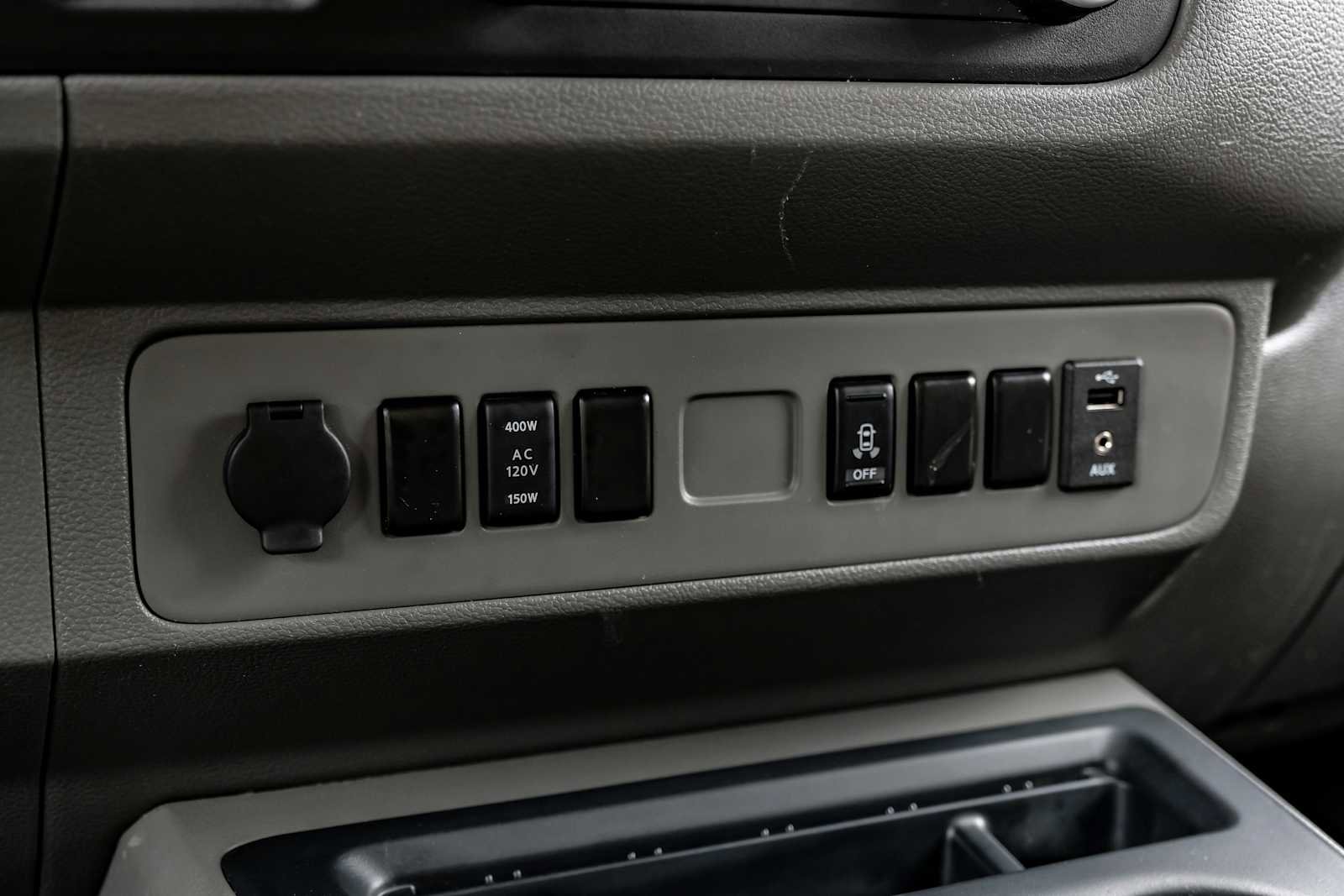 Used 2020 Nissan NV 2500 SV image 24