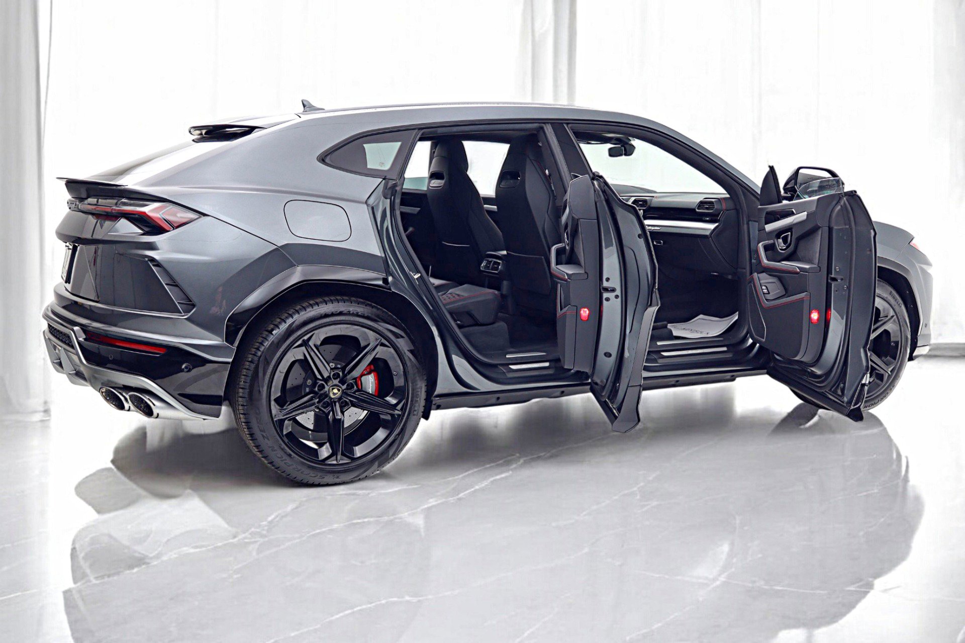 Used 2020 Lamborghini Urus image 11