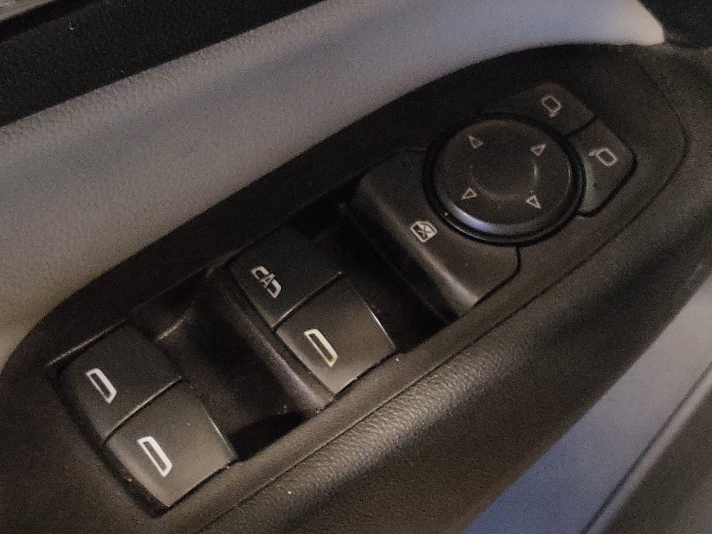 Used 2020 Chevrolet Equinox LS FWD image 27