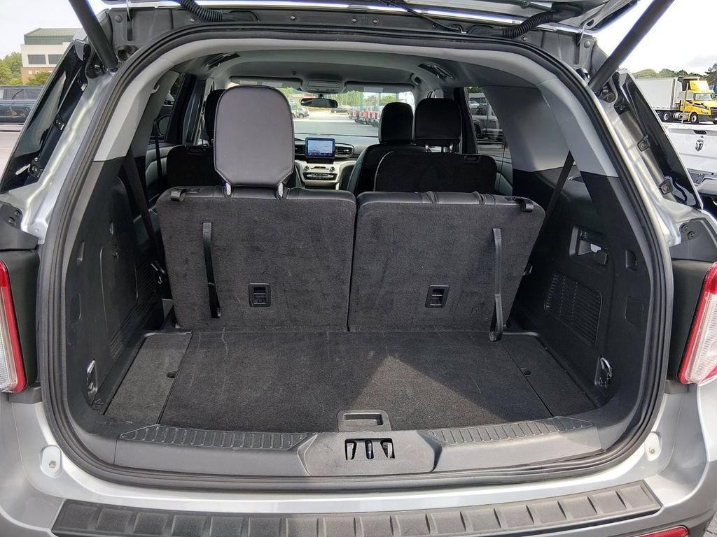Certified 2023 Ford Explorer XLT w/ Equipment Group 202A RWD image 15
