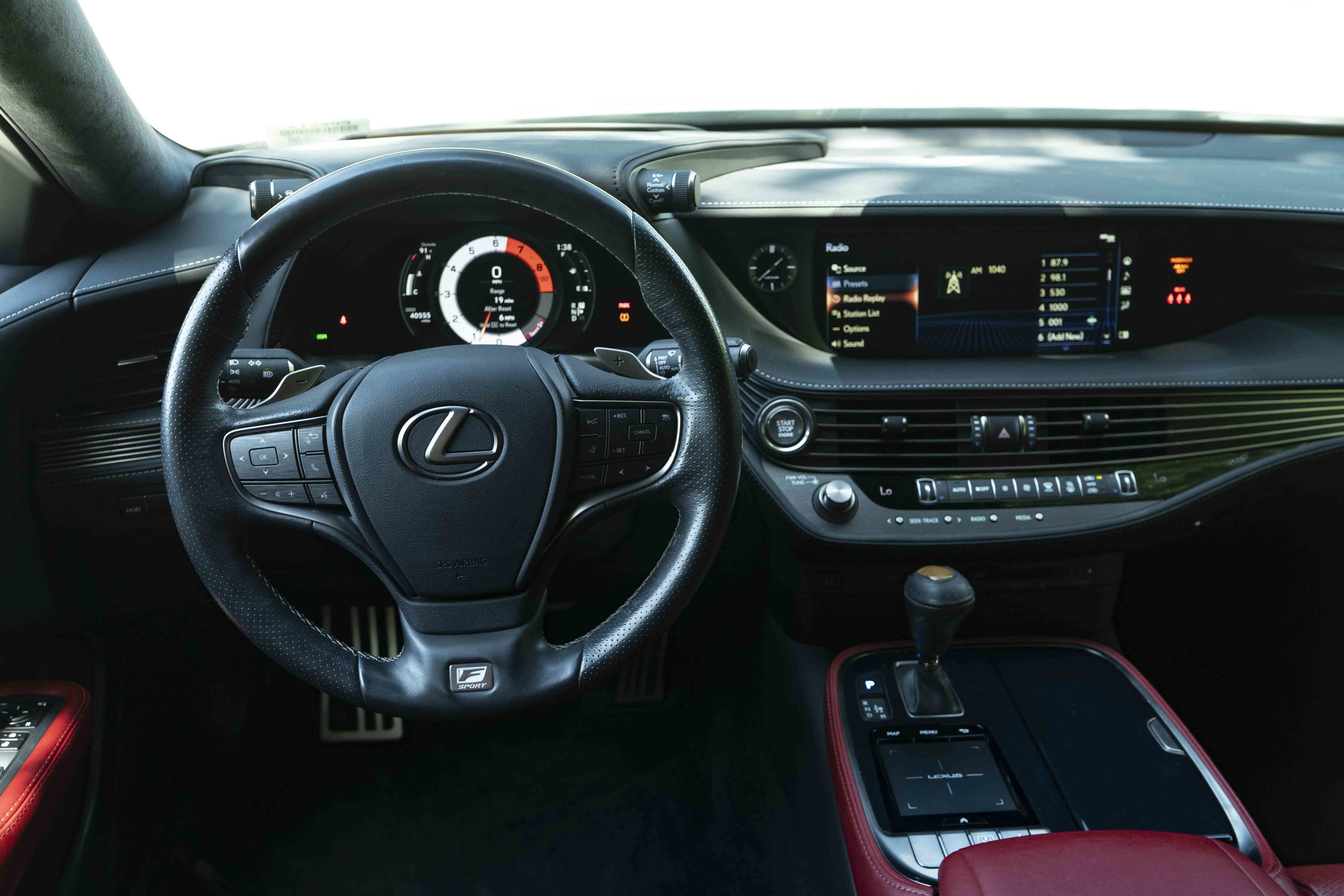 Used 2019 Lexus LS 500 F Sport w/ Accessory Package (Z2) AWD/4WD image 18