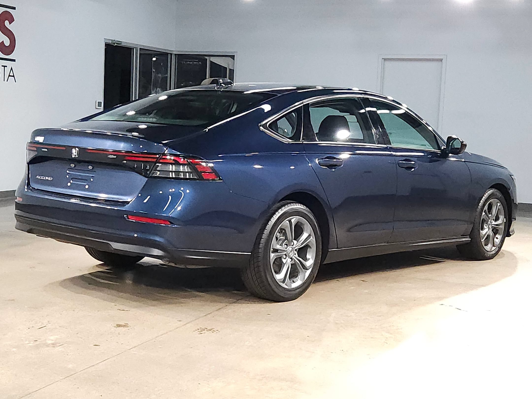 Used 2024 Honda Accord EX image 7
