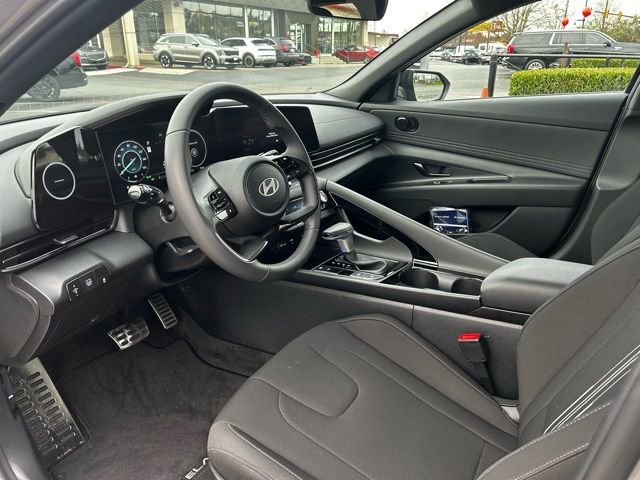 Certified 2025 Hyundai Elantra SEL FWD image 38