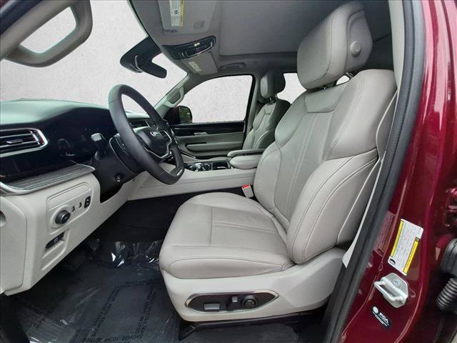 Used 2022 Jeep Wagoneer Series III w/ Premium Group I AWD/4WD image 17