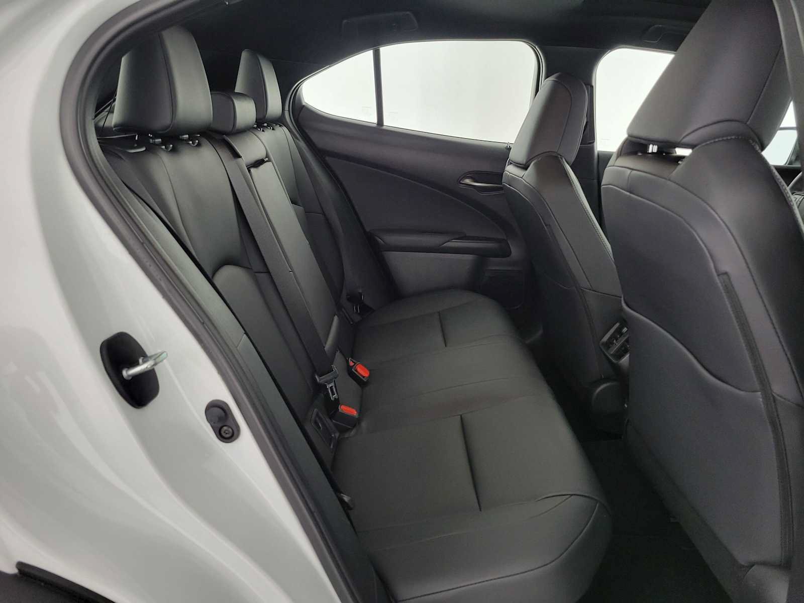 Certified 2026 Lexus UX 300h FWD image 12