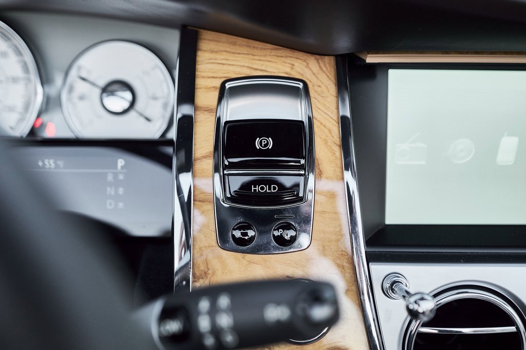 Used 2017 Rolls-Royce Dawn image 54