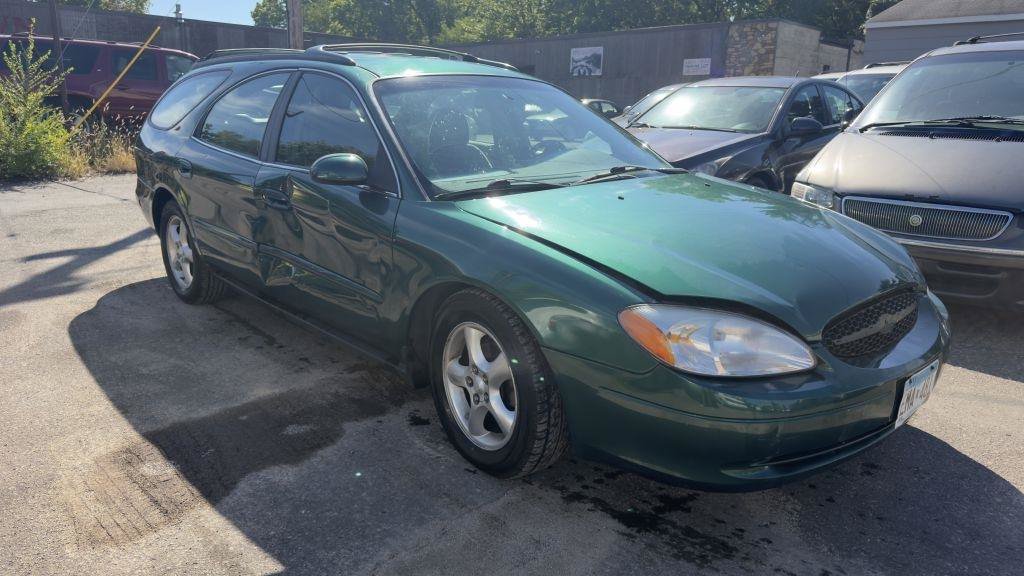 Used 2002 Ford Taurus SE FWD image 2