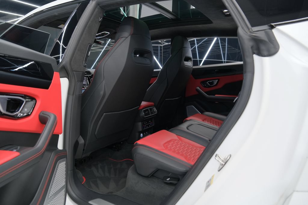 Used 2022 Lamborghini Urus AWD/4WD image 52