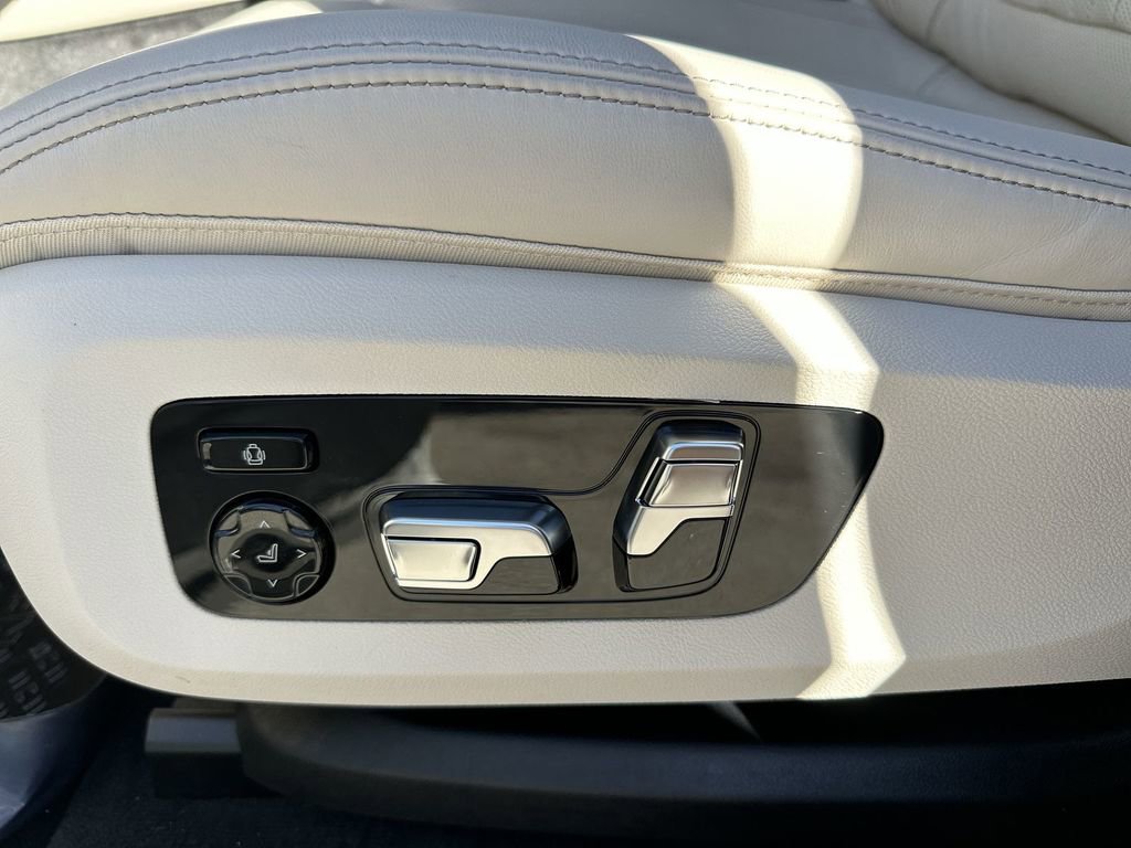 New 2026 BMW X6 xDrive40i image 14