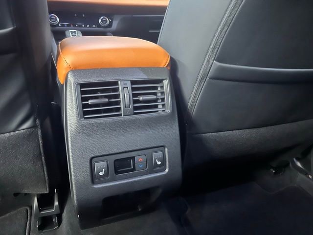 Used 2024 Mitsubishi Outlander SEL image 17