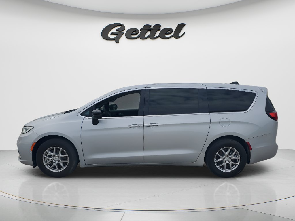 New 2026 Chrysler Pacifica Select FWD image 8