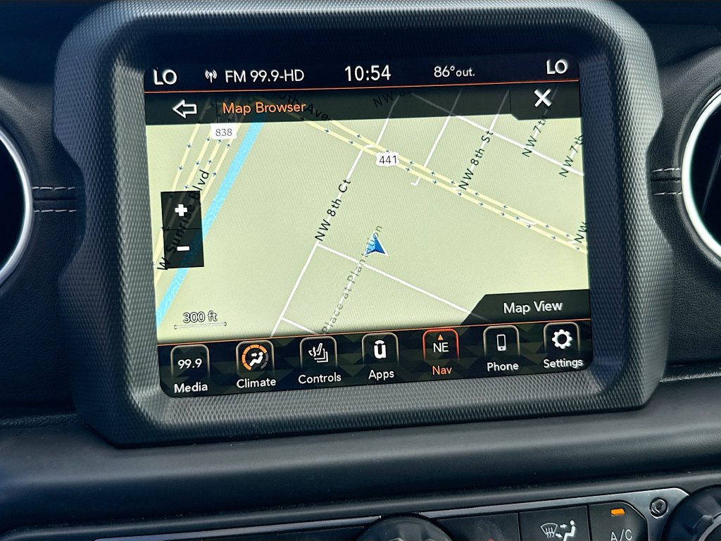 Used 2022 Jeep Wrangler Unlimited Sahara w/ Cold Weather Group AWD/4WD image 15