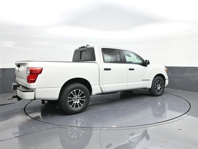 Used 2022 Nissan Titan SV image 15