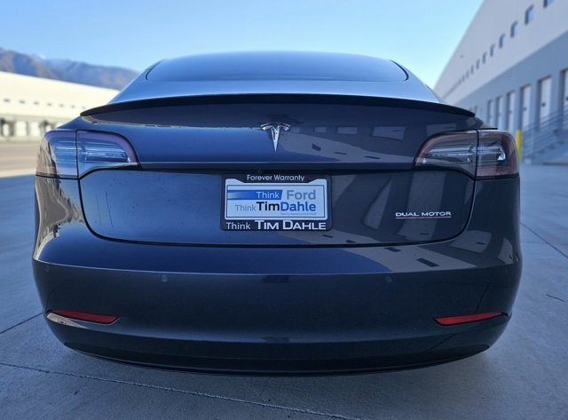 Used 2022 Tesla Model 3 Performance image 4