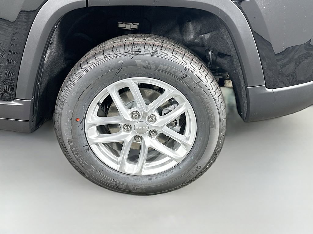 New 2025 Jeep Grand Cherokee Laredo X AWD/4WD image 17