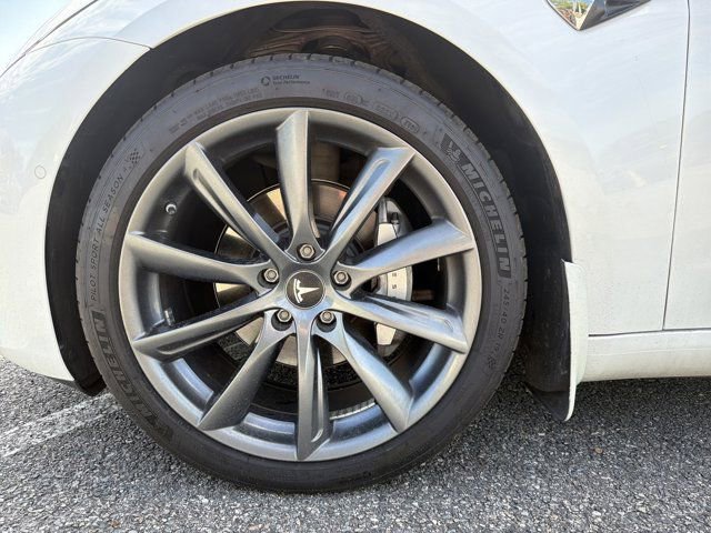 Used 2019 Tesla Model 3 AWD/4WD image 5