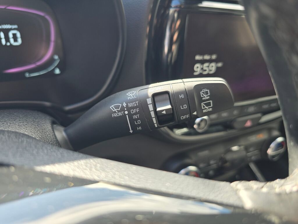Used 2023 Kia Soul EX image 24
