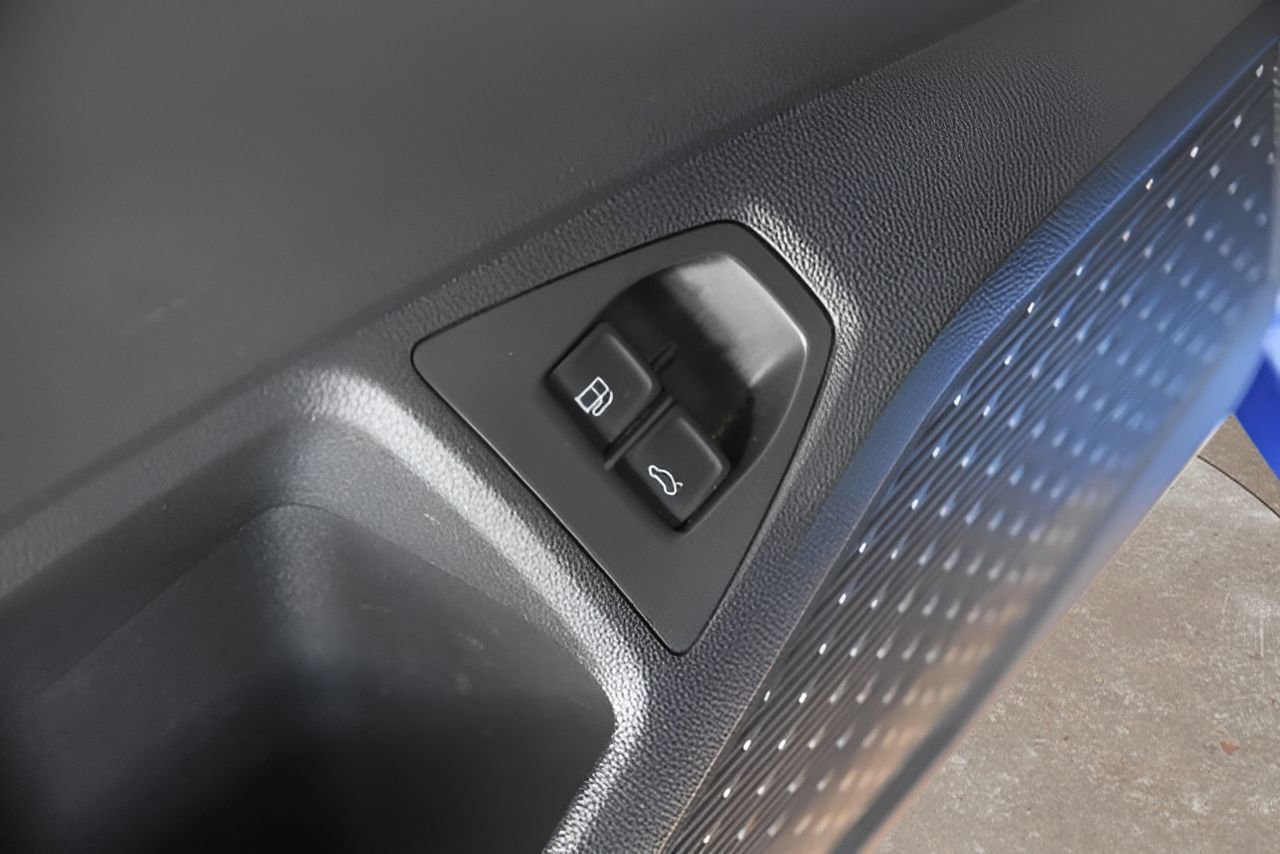 Used 2024 Volkswagen Jetta SE image 32