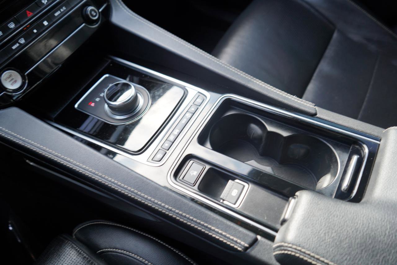 Used 2019 Jaguar F-PACE R-Sport image 53