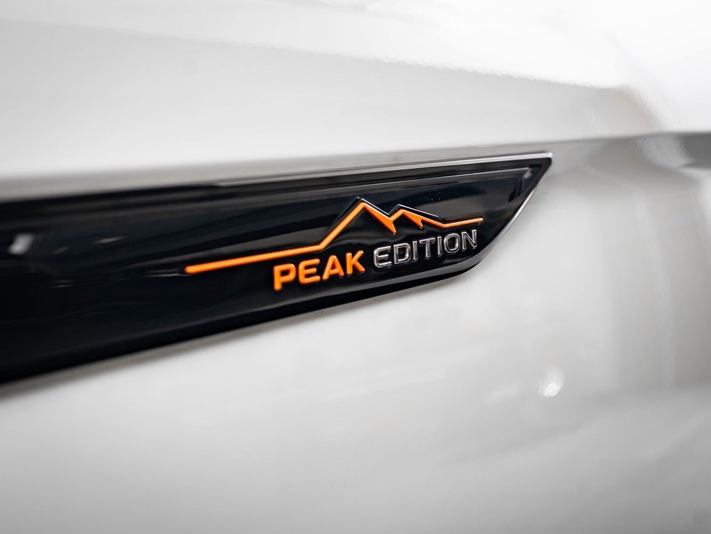 Used 2025 Volkswagen Atlas Peak Edition SE image 9