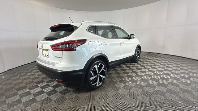 Used 2022 Nissan Rogue Sport SL AWD/4WD image 3