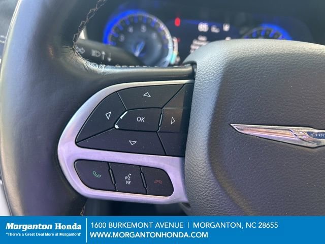 Used 2021 Chrysler Pacifica Touring-L w/ Uconnect Theater Family Group FWD image 17