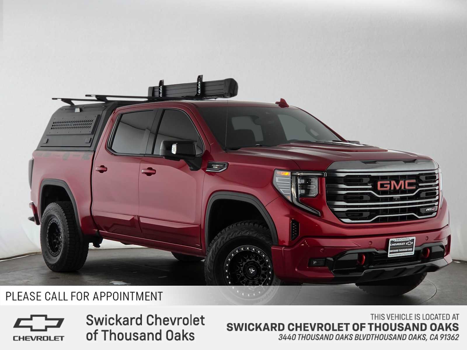Used 2024 GMC Sierra 1500 AT4 w/ Technology Package AWD/4WD image 1