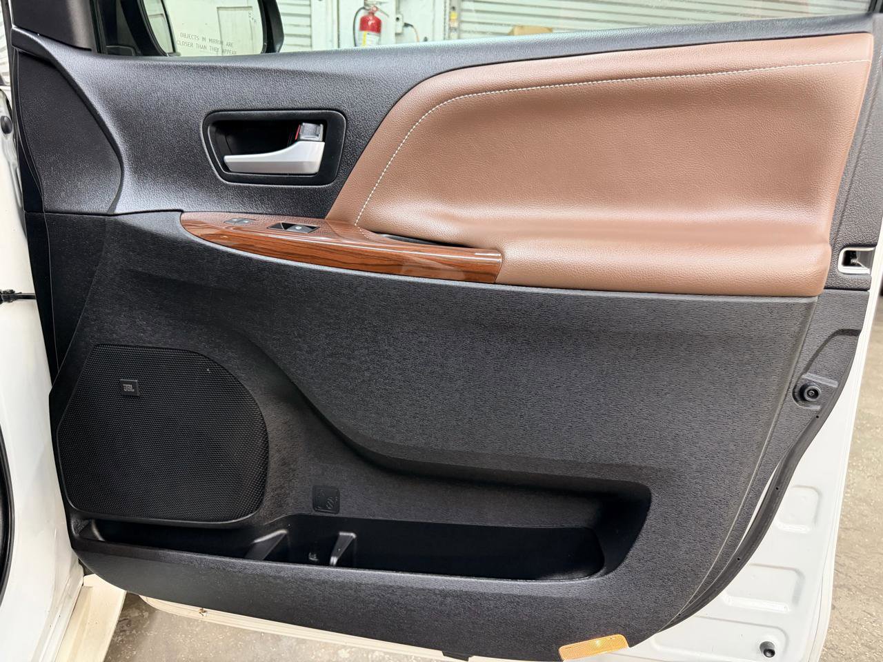 Used 2017 Toyota Sienna Limited Premium w/ Advanced Technology Package FWD image 41