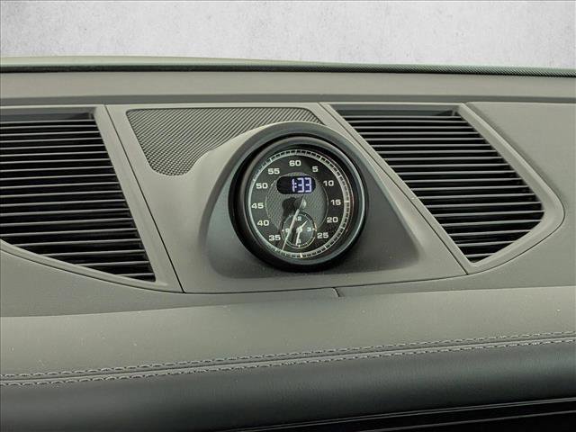 Certified 2025 Porsche Macan image 28