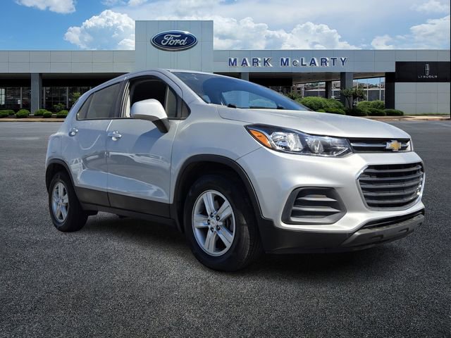 Used 2022 Chevrolet Trax LS w/ Tint and Cruise Package image 7