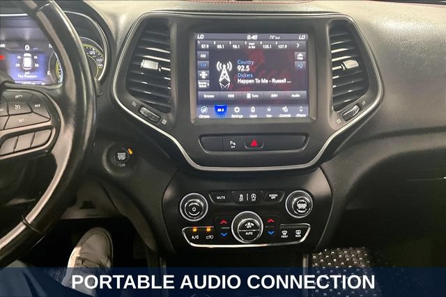 Used 2020 Jeep Cherokee Trailhawk w/ Comfort & Convenience Group AWD/4WD image 20