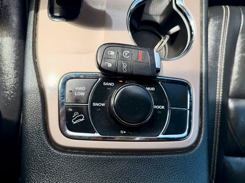 Used 2015 Jeep Grand Cherokee Limited AWD/4WD image 25