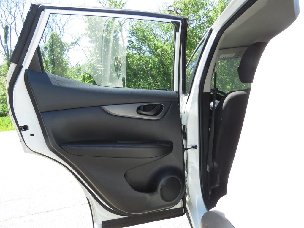 Used 2021 Nissan Rogue Sport S AWD/4WD image 18