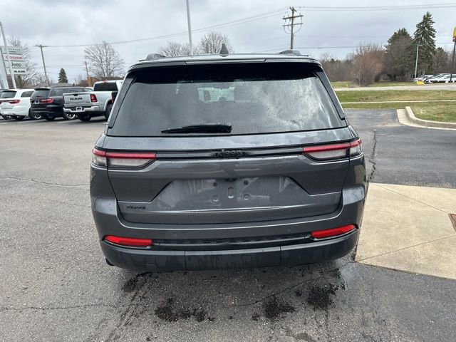 Certified 2025 Jeep Grand Cherokee Altitude image 4