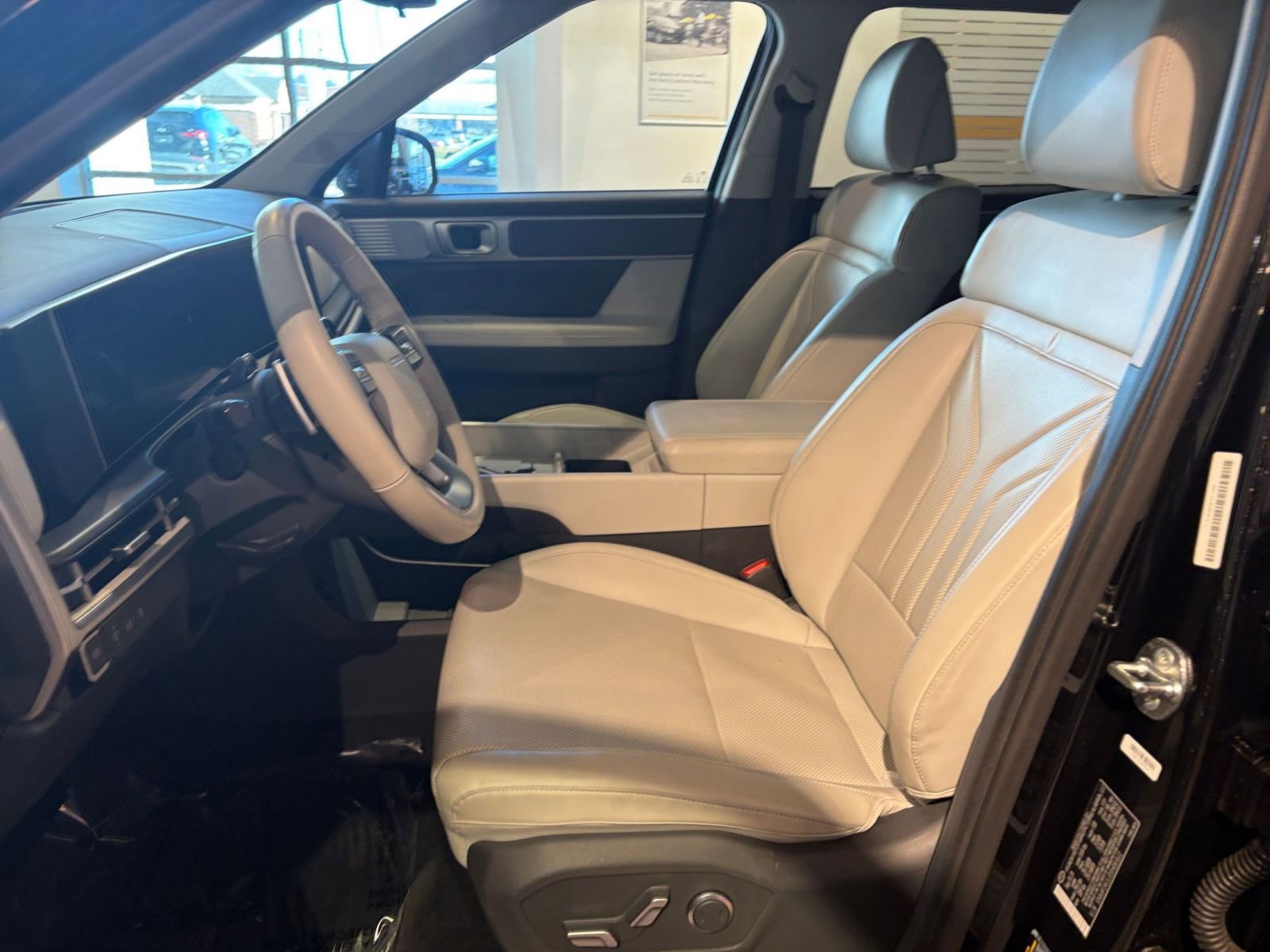 Used 2025 Hyundai Santa Fe SEL image 28