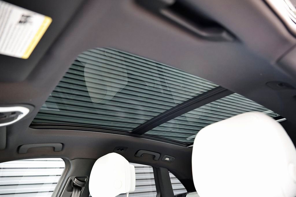 Certified 2026 Porsche Macan image 24
