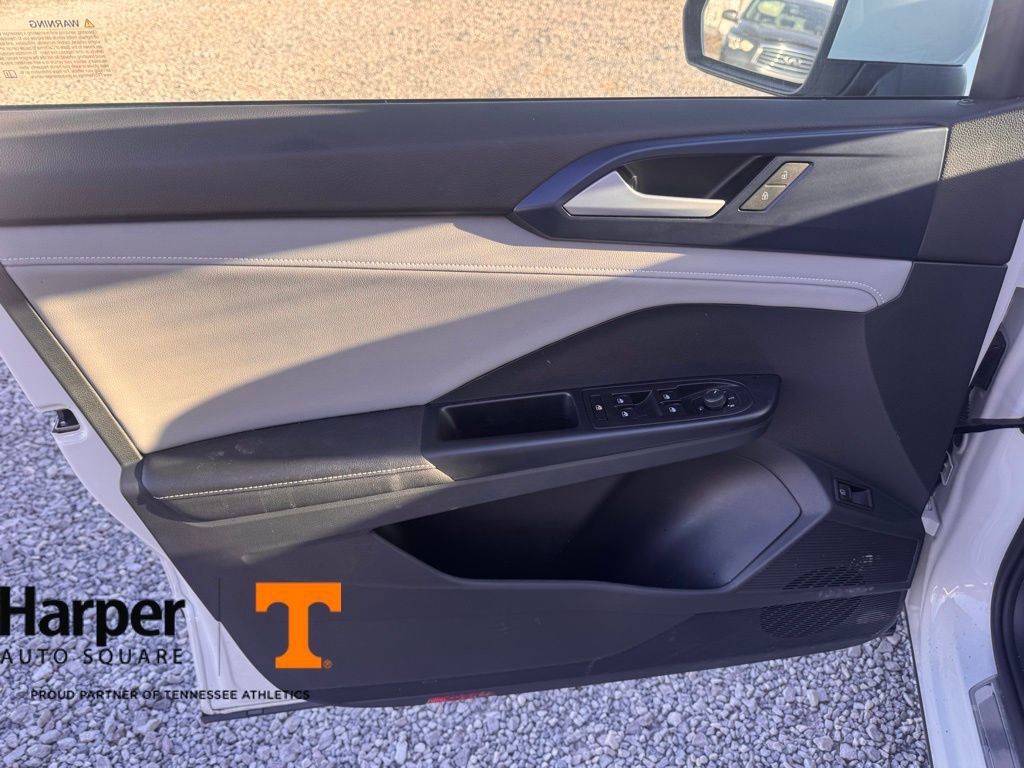 Used 2024 Volkswagen Taos SE image 19