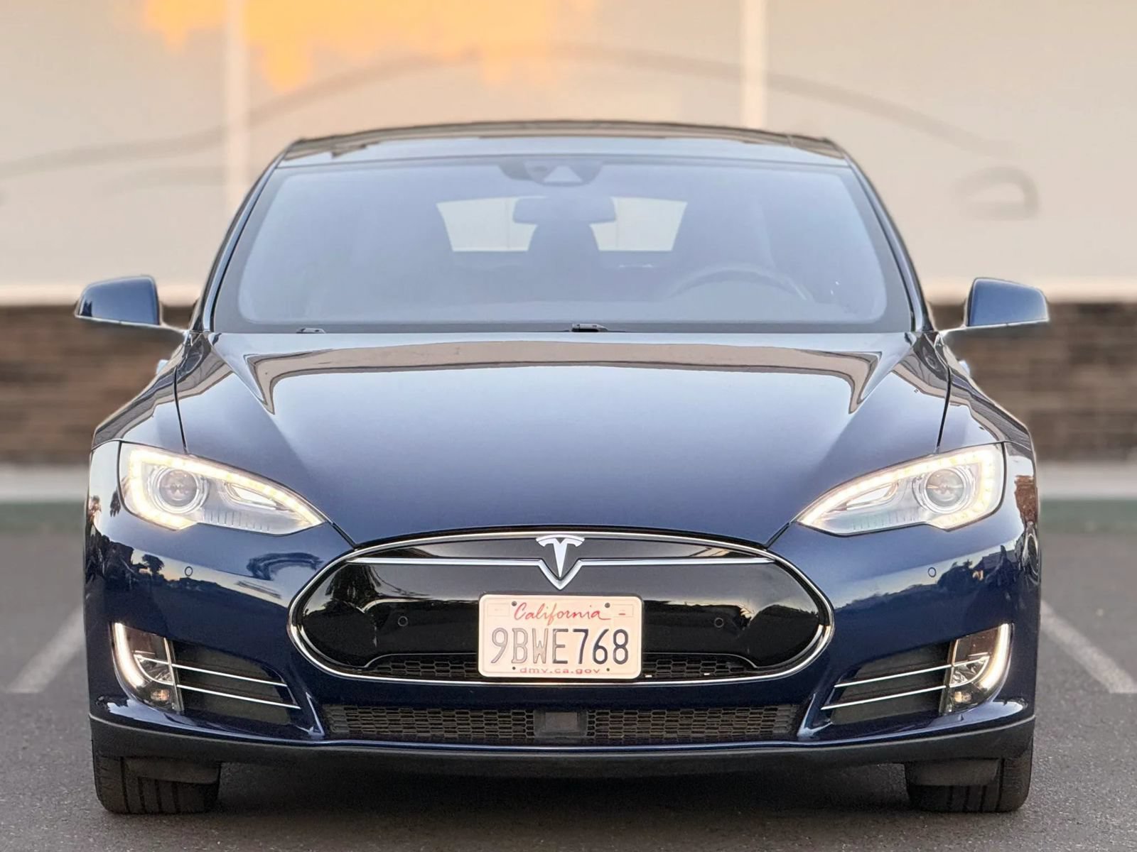 Used 2016 Tesla Model S 70 RWD image 2